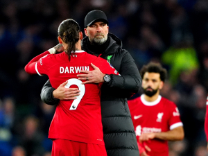 Jamie Carragher: Liverpool musí učinit rozhodnutí o budoucnosti Salaha a Núñeze. Titul je pryč