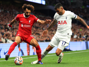 Premier League: Liverpool vs. Tottenham aneb souboj dvou týmů v krizi. Villans si mohou pojistit TOP4