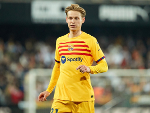 Měli jsme mít v záloze Frenkieho de Jonga s Casemirem, říká Erik ten Hag