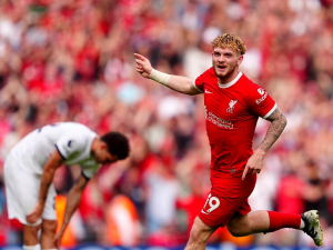 Liverpool ve šlágru kola porazil Tottenham. Zářil mladík Elliott