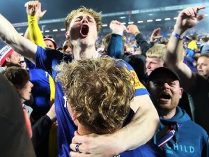 Holstein Kiel se po 7 letech snažení dostal do Bundesligy. Hrát jí bude poprvé v historii