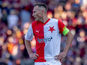 V derby mezi Spartou a Slavií došlo k minimálně čtyřem zraněním. Krejčího faul se měl dle KR pískat, ale karta nebyla udělena správně