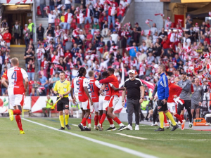 Oslavy titulu Sparta odkládá. Slavia totiž doma po skvělém výkonu přejela Viktorii Plzeň