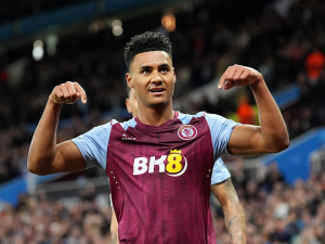 Manchester United chce podepsat Ollieho Watkinse