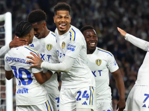 Leeds rozdrtil Norwich a ve Wembley si zahraje o návrat do Premier League
