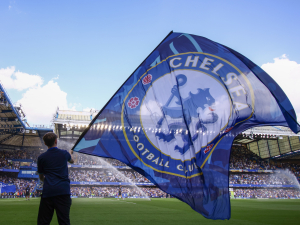 Účast Chelsea v Konferenční lize je v ohrožení. Novinář vysvětluje proč