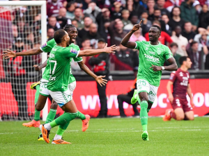 Saint-Etienne se po dvou letech vrací do Ligue 1. V prodloužení baráže postoupilo přes Méty