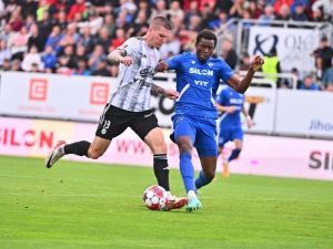 České Budějovice i Karviná zachránily nejvyšší soutěž. Tým z jihu Cech ovšem řeší vážné problémy