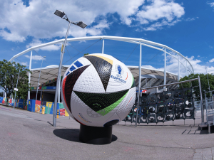 EURO 2024: UEFA zavedla přísná pravidla, která se týkají hřiště. Důvod? Kontroverze v Premier League