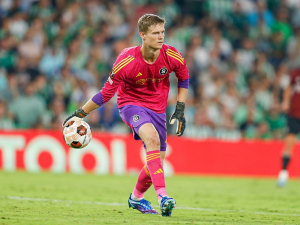 O brankáře Sparty Vindahla má zájem Celtic. Na radaru má i Dúbravku