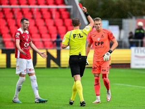 Zraněného Staňka by v pozici jedinčky Slavie měl nahradit mladík Kinský