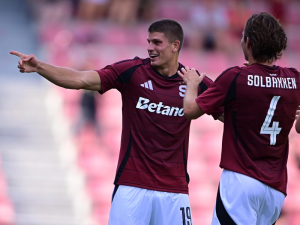 Pražská S zahájila přípravu. Sparta porazila AIK, Slavia remizovala s Pardubicemi