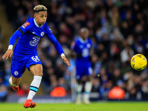 Chelsea pouští k vodě obrovský talent. Dělá chybu?