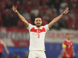 Turecký hrdina Meril Demiral má problém. Jeho nevhodné gesto bude vyšetřovat UEFA