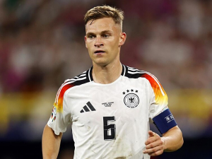 PSG se zapojí do boje o Joshuu Kimmicha
