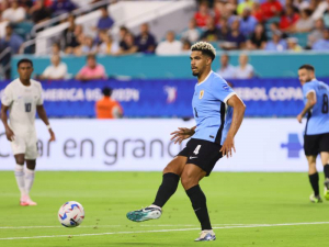 Pohroma pro Barcelonu, po Pedrim se zranil i stoper Ronald Araujo