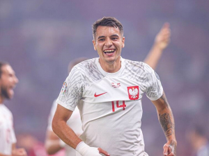 Chelsea se údajně zajímá o Jakuba Kiwiora z Arsenalu