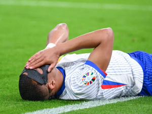 Francouzská legenda prohlásila, že Kylian Mbappé nesmí nastoupit proti Španělsku