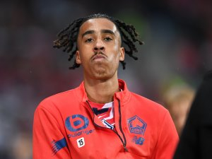 Manchester United se dohodl s Lille na přestupu stopera Lenyho Yora