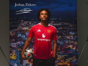 Joshua Zirkzee už je hráčem Manchesteru United
