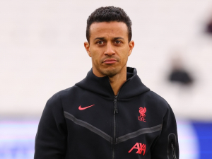 Thiago se stal součástí realizačního týmu Barcelony, bude sbírat zkušenosti