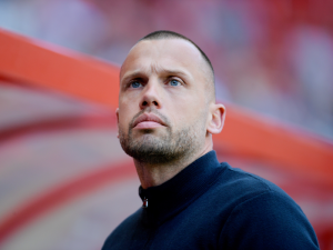 Novým asistentem Arneho Slota v Liverpoolu bude vicemistr světa Johnny Heitinga