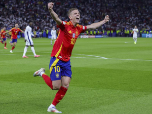 Potřebuje opravdu Barcelona Daniho Olma nebo by pro ni teď měl být prioritou defenzivní záložník?