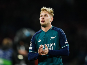 Arsenal prodáva odchovance Smith-Rowa s Nelsonem