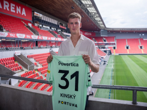 Slavia stabilizuje brankářskou pozici: Mandous prodloužil do 2027, Kinský podepsal nový kontrakt do roku 2026