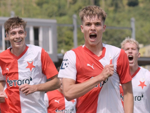 První derby pražských S vyhrává Slavia. V druholigovém souboji béček rozhodla o výhře až v závěru