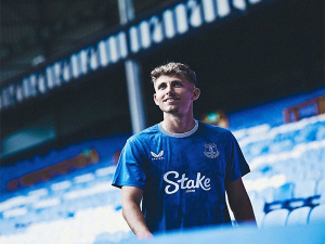 Everton posiluje: Přichází Lindström z Neapole a O´Brien z Lyonu