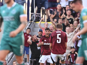 Sparta doma porazila Shamrock Rovers a postupuje vstříc Lize mistrů