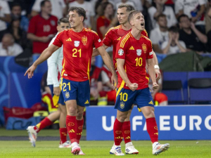 Barcelona se dohodla s Danim Olmem a poslala Lipsku novou nabídku