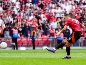 Real Madrid chce posílit obranu, zajímá se o pravého beka Manchesteru United