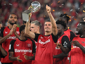 Patrik Schick oslabenému Leverkusenu pomohl k první trofeji v sezóně. Vyhrál superpohár se Stuttgartem