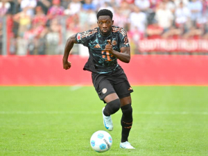Bayern Mnichov rezignoval, Alphonso Davies přijde do Realu Madrid zadarmo