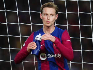 Frenkie de Jong bude muset na operaci, zranění kotníku se zhoršilo