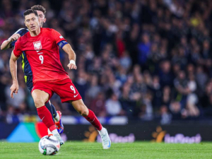 Robert Lewandowski se zranil proti Skotsku a doufá, že bude moct hrát v příštím zápase za Barcelonu