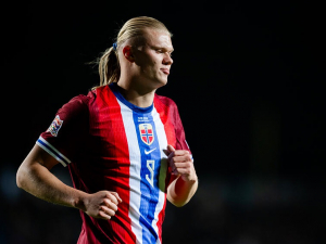 Erling Haaland neodehrál horší zápas, tvrdí trenér norské reprezentace