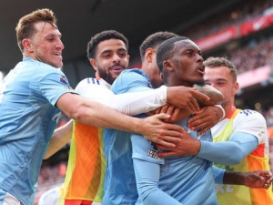 Liverpool pod Slotem poprvé prohrál. Nestačil na Nottingham a Hudsona-Odoie