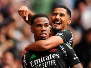 PSG se líbí stoperská dvojice z Arsenalu. Gabriel i Saliba jsou vysněnými posilami