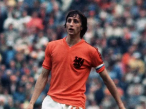 5 nevětších jmen v historii Ajaxu Amsterdam. Pokoří Slavia fotbalového titána?