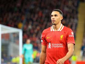 Real Madrid je v kontaktu s liverpoolskou hvězdou Trentem Alexander-Arnoldem, chtějí ho získat v roce 2025