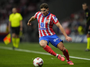 Útočník Atlética Madrid Julian Álvarez byl donucen kvůli paparazzi se vystěhovat z domu