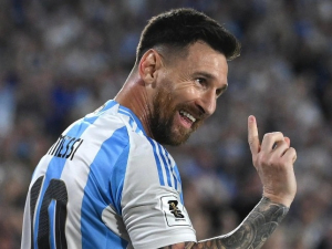 Lionel Messi se vrátil na argentinské trávníky. Proti Bolívii vytvořil 5 gólů