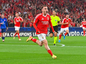 Manchester United by chtěl podepsat vlastního kata z Ligy mistrů. Kolik bude chtít Benfica?
