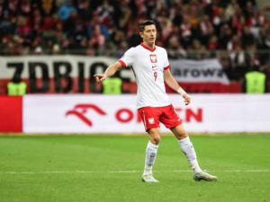 Vypadá to, že Barcelona nástupce Roberta Lewandowski v létě ještě nepodepíše