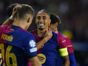 Raphinha se stal noční můrou Bayernu. Nový barcelonský kapitán ho sestřelil hattrickem