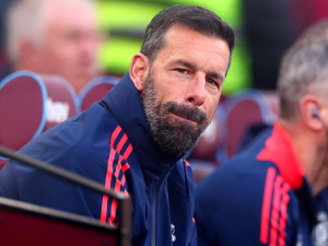 Manchester United prozatím povede Ruud van Nistelrooy