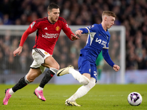United, ještě bez Amorima, hostí Chelsea. Arsenal jede do Newcastlu